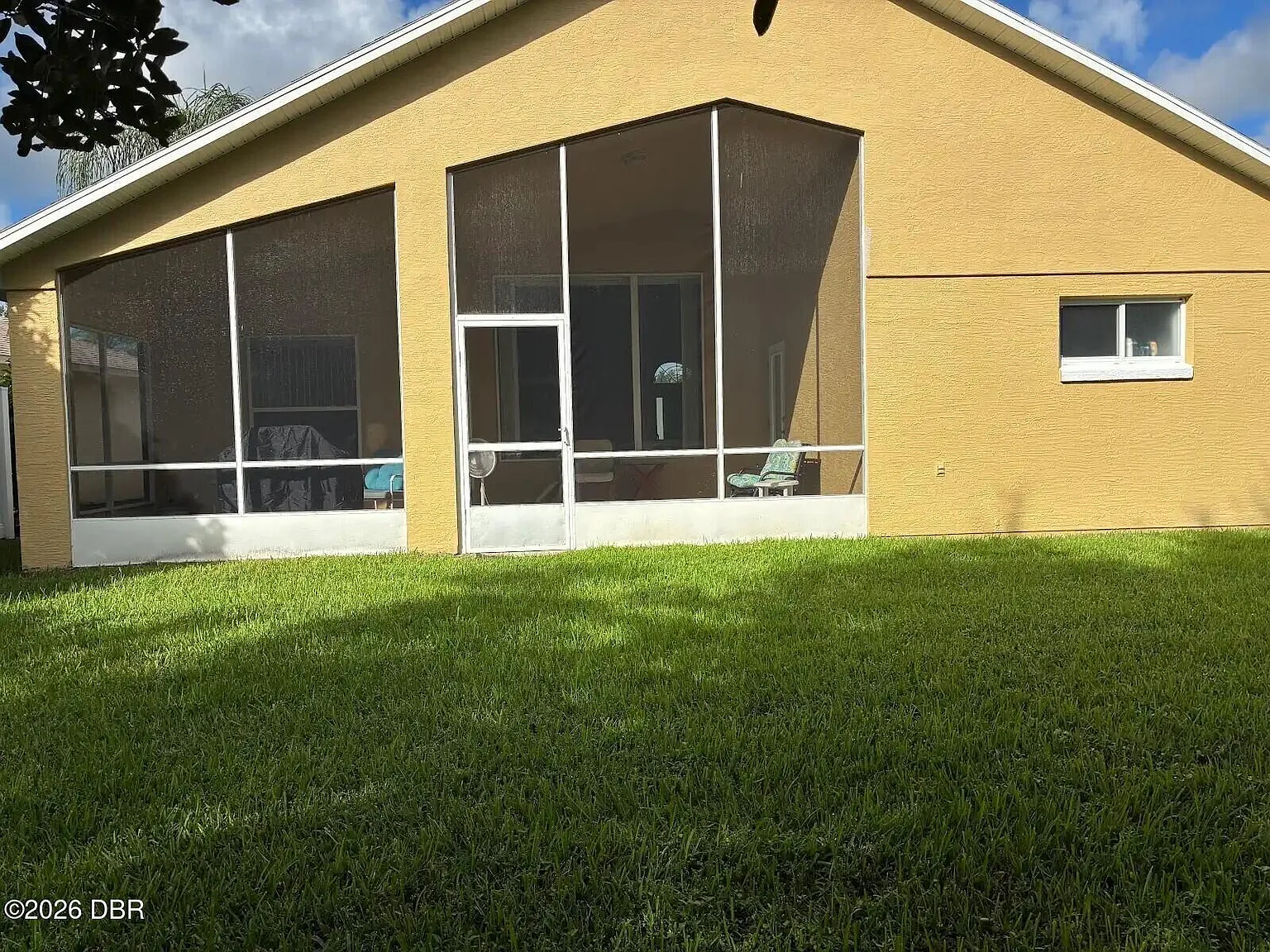 3 bed, 2.0 bath, 1622 sqft, $2,500 — Photo 2