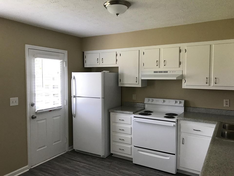 1st image of 3126 Creekwood Dr