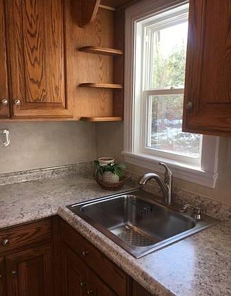4th image of 11 Karpolet Ln