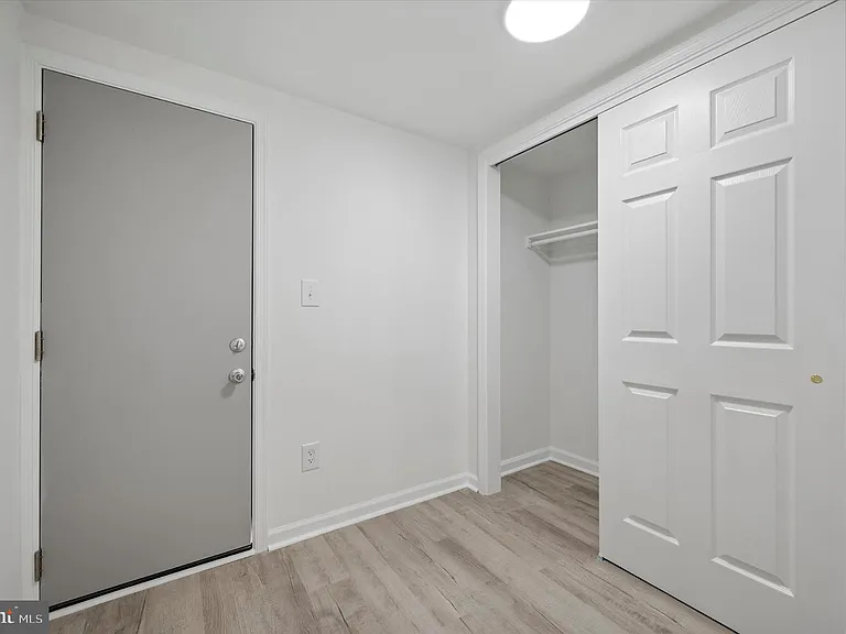 1216 W Firth St — Photo 9