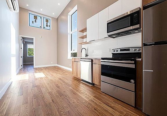 2nd image of 1405 Herkimer St #4K