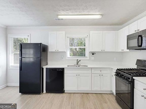 2nd image of 3072 Palomino Dr