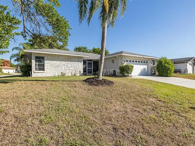 8015 San Fernando Dr — Photo 5