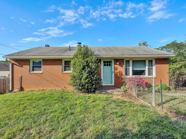 10640 Stewartsville Rd, Vinton, VA 24179