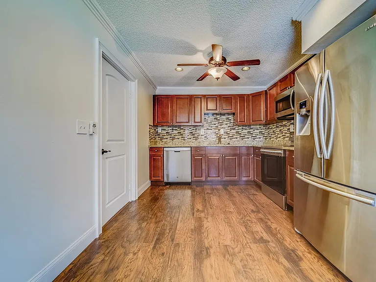 1116 Tangerine St — Photo 12