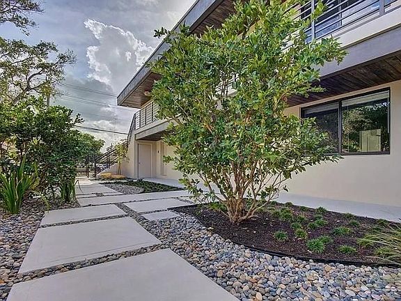 3rd image of 1273 NE 38th St #3