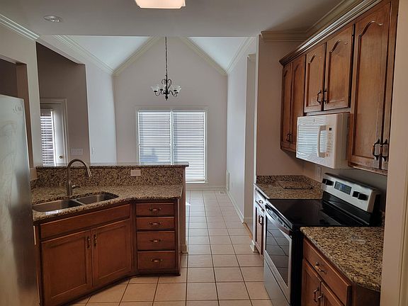 5th image of 14012 Camden Cir SE