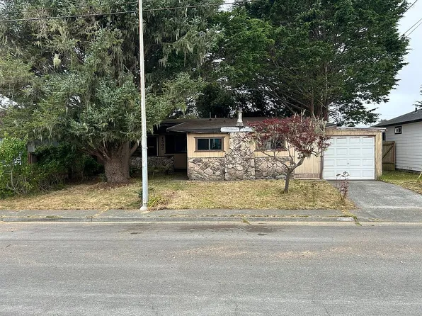 1582 Gainard St, Crescent City, CA 95531