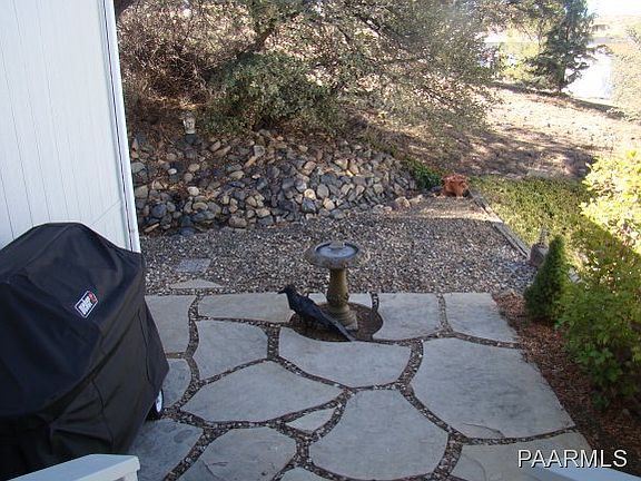 4th image of 860 N Brookview Ln