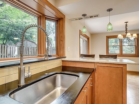 3rd image of 9812 Bacon Ct