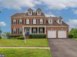 5806 Toboggan Cir, Rockville, MD 20855