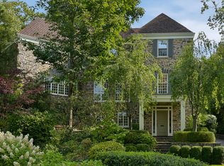 9 Crows Nest Rd, Bronxville, NY 10708