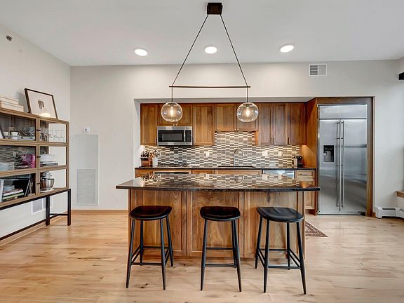 4th image of 740 Portland Ave S #1202
