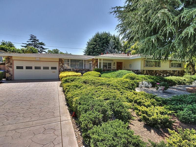 1st image of 2611 Thrasher Ln