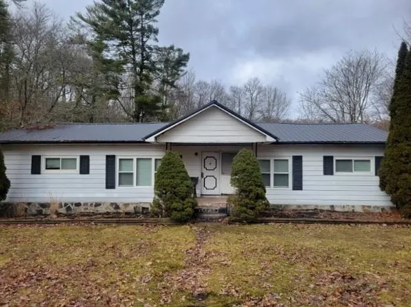157 Pauline Dr, Shady Spring, WV 25918
