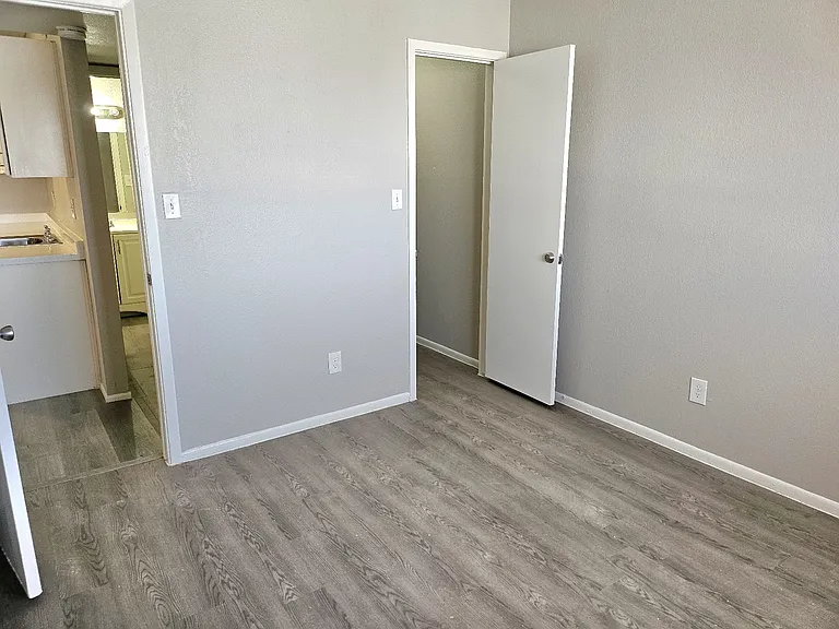 1725 W Vogel Ave #15 — Photo 7