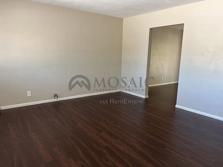 921 W 19th St — Photo 5