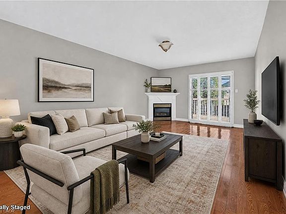 3rd image of 795 10th Ave