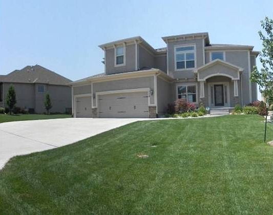 1st image of 116 NW Burroughs Dr