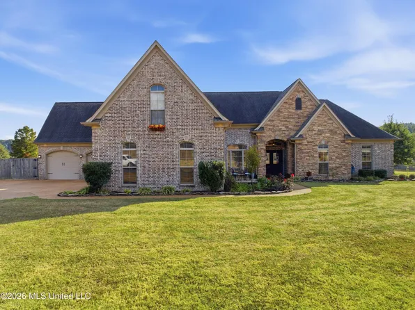 2747 Fountain Gate Dr S, Hernando, MS 38632
