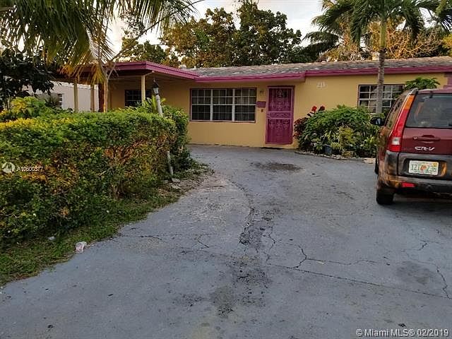 1st image of 211 NE 25th Ct