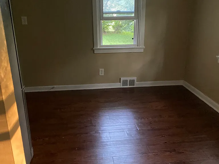 4913 Cumberland St — Photo 13