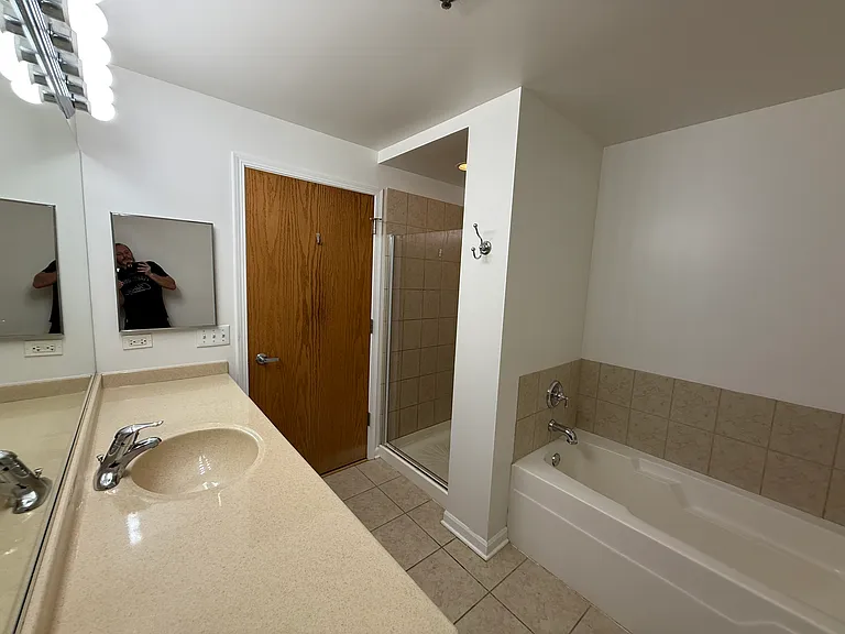 1250 S Indiana Ave #1013 — Photo 8