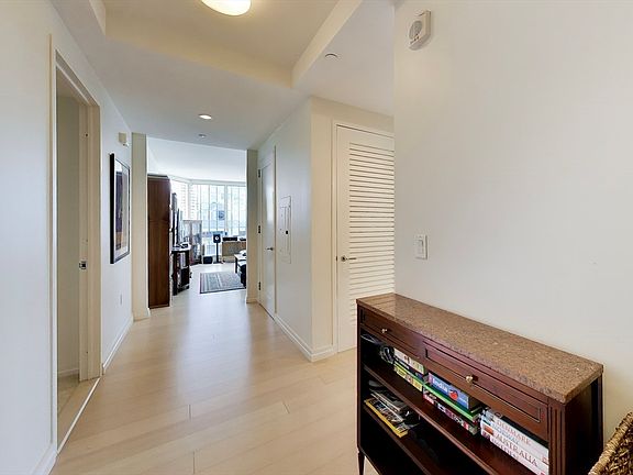 4th image of 1 Franklin St #2608