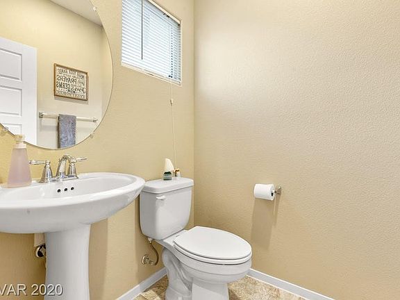 4th image of 215 Heathrow Lake Ave