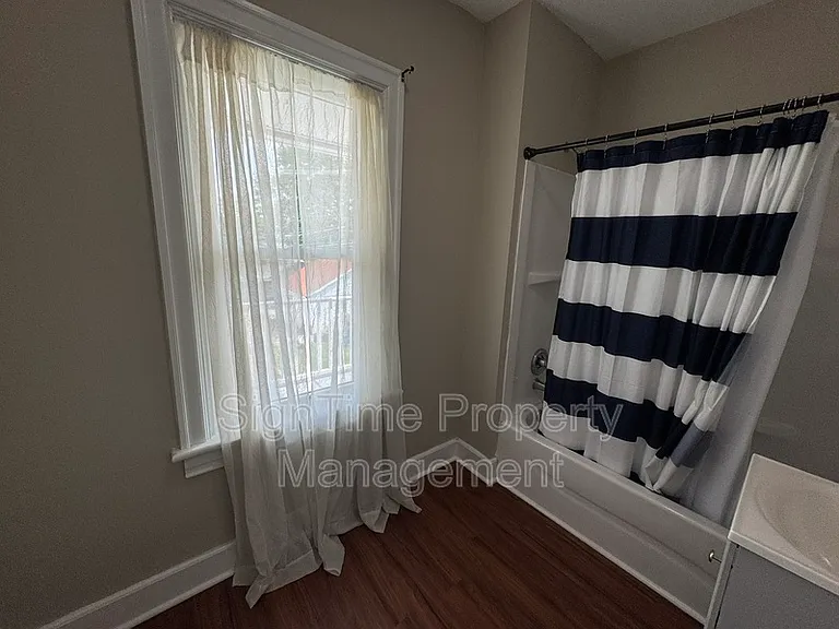 864 Mulberry Ave — Photo 17
