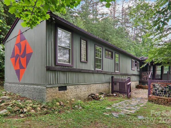 207 Vegas Dr #11 & 16, Leicester, NC 28748