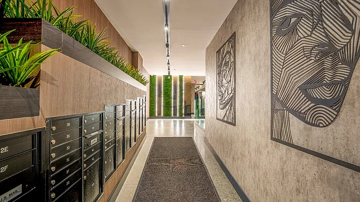 Rented by Nooklyn NYC LLC | media 100