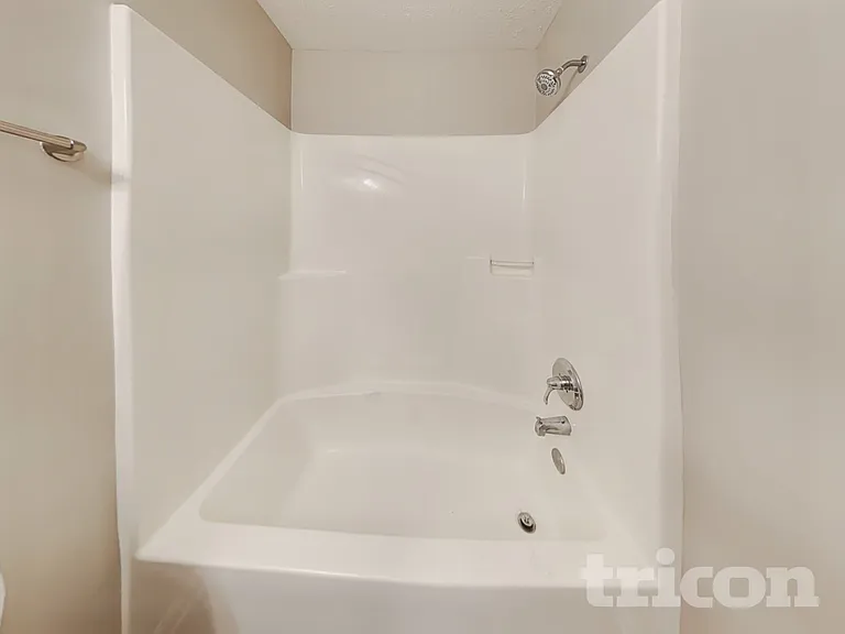 7335 Mosaic Dr — Photo 15