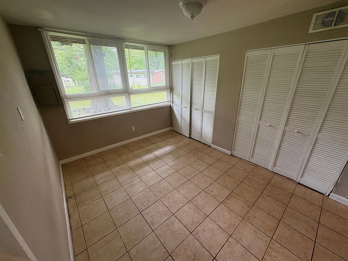 3 Bedroom/1.5 Bath Brick Ranch — Photo 4