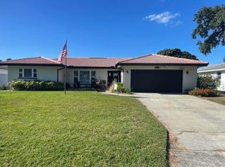 6534 Tanglewood Dr NE, Saint Petersburg, FL 33702