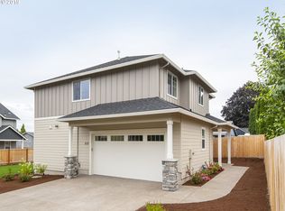 572 N Knights Bridge Rd, Canby, OR 97013