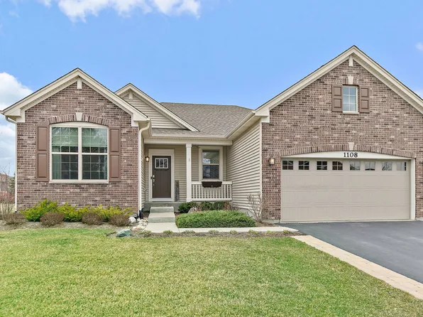 1108 Black Cherry Dr, Crystal Lake, IL 60012