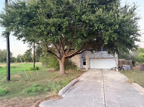 3085 Crestmont Ln, Kyle, TX 78640