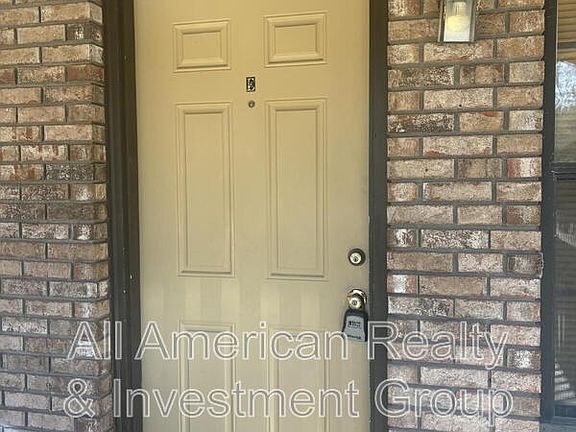 2nd image of 112 Bayou View Dr Unit E