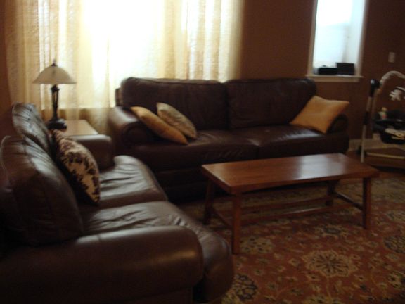 Open Floor Plan w. Gas Fireplace