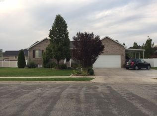 904 W 3050 S, Syracuse, UT 84075