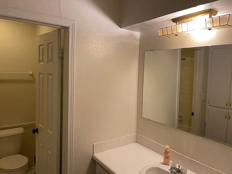 1811 E Lindsey St #4 — Photo 9