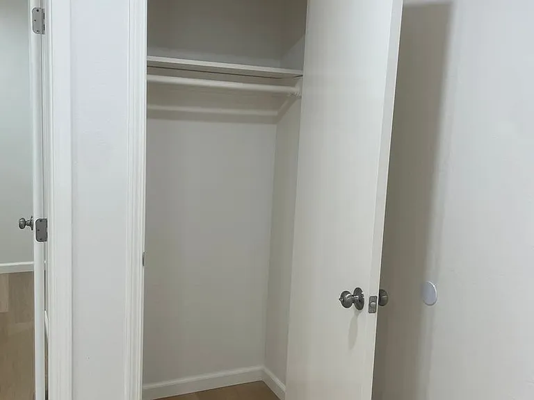 1122 Francisco Ave — Photo 5