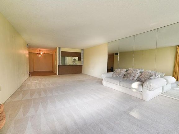 5th image of 632 Edgewater Dr Unit 232
