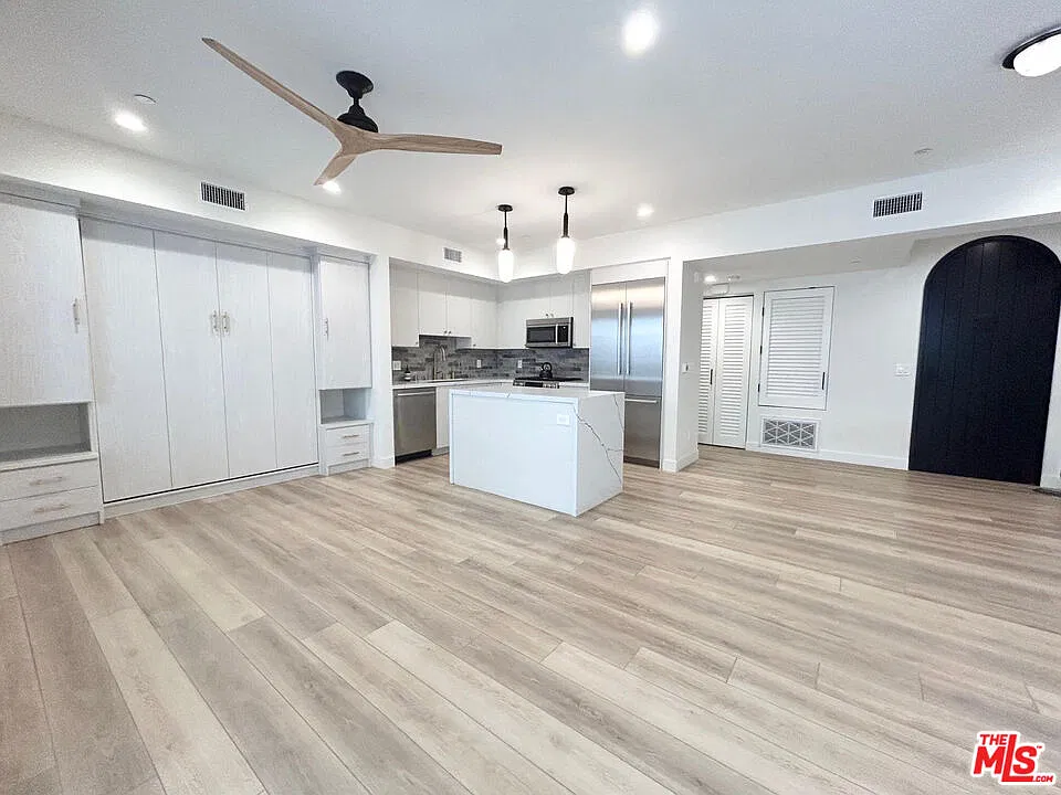7914 Norton Ave — Photo 4