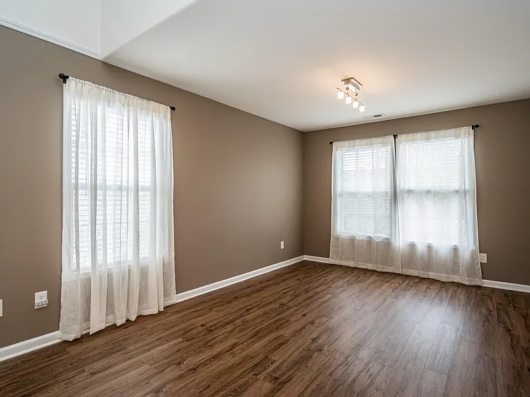 4 Richardson Cir — Photo 8
