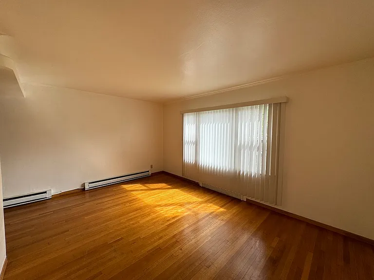 1806 W Pacific Ave — Photo 14