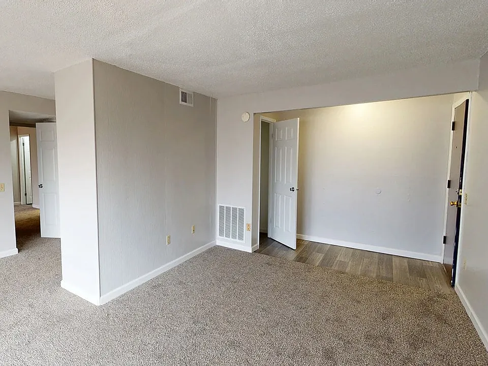 Paddock Village Apartments
