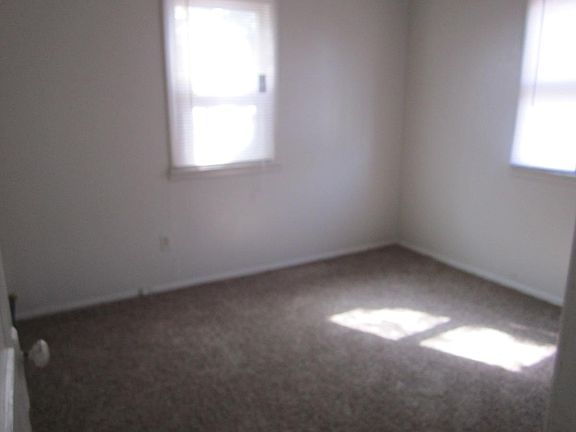2nd image of 611 S Avenue D