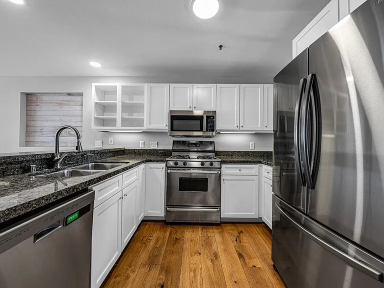 950 Harrison St #212 — Photo 5